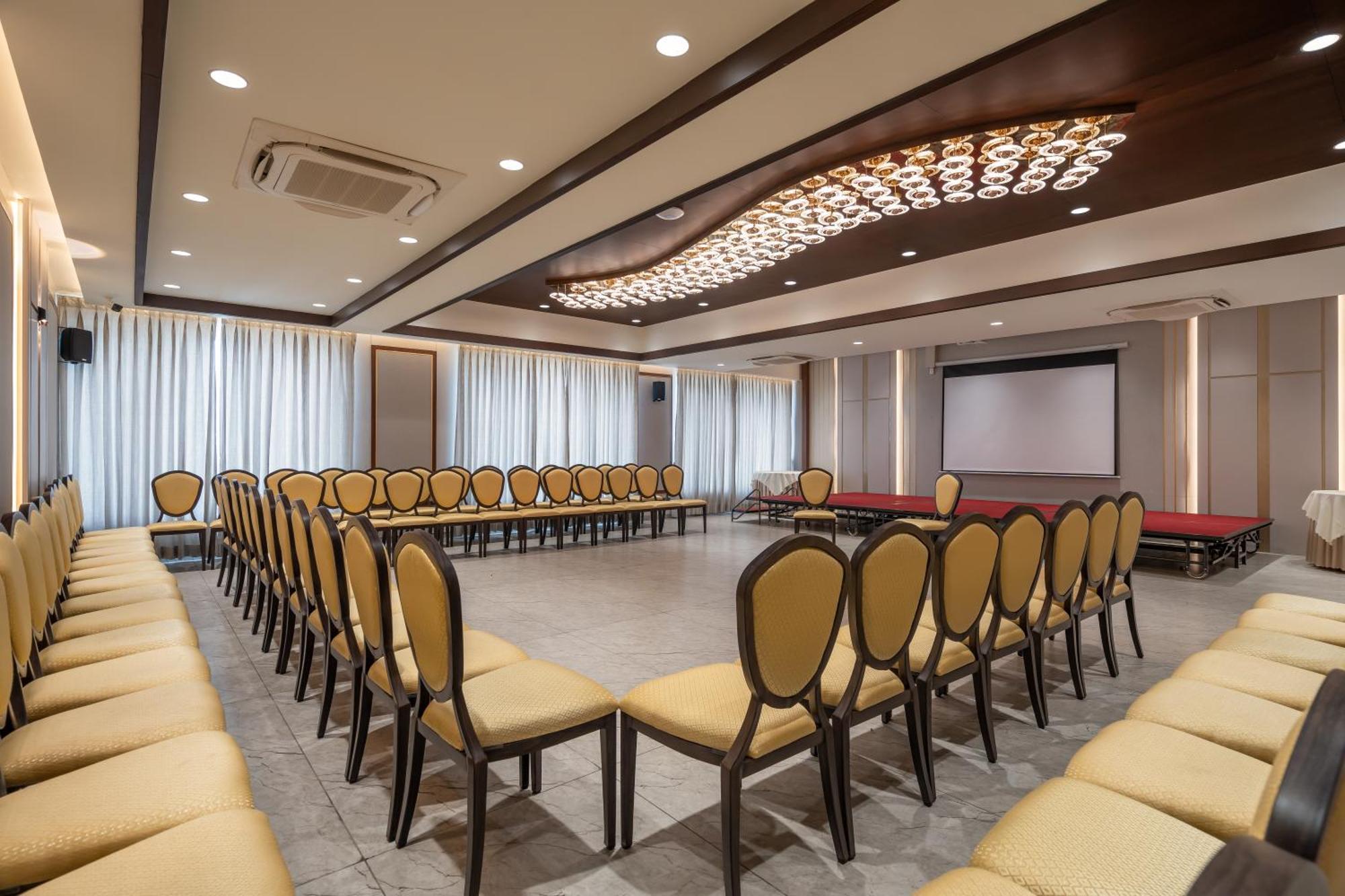 Copper Leaf Hotels, Tirunelveli Esterno foto