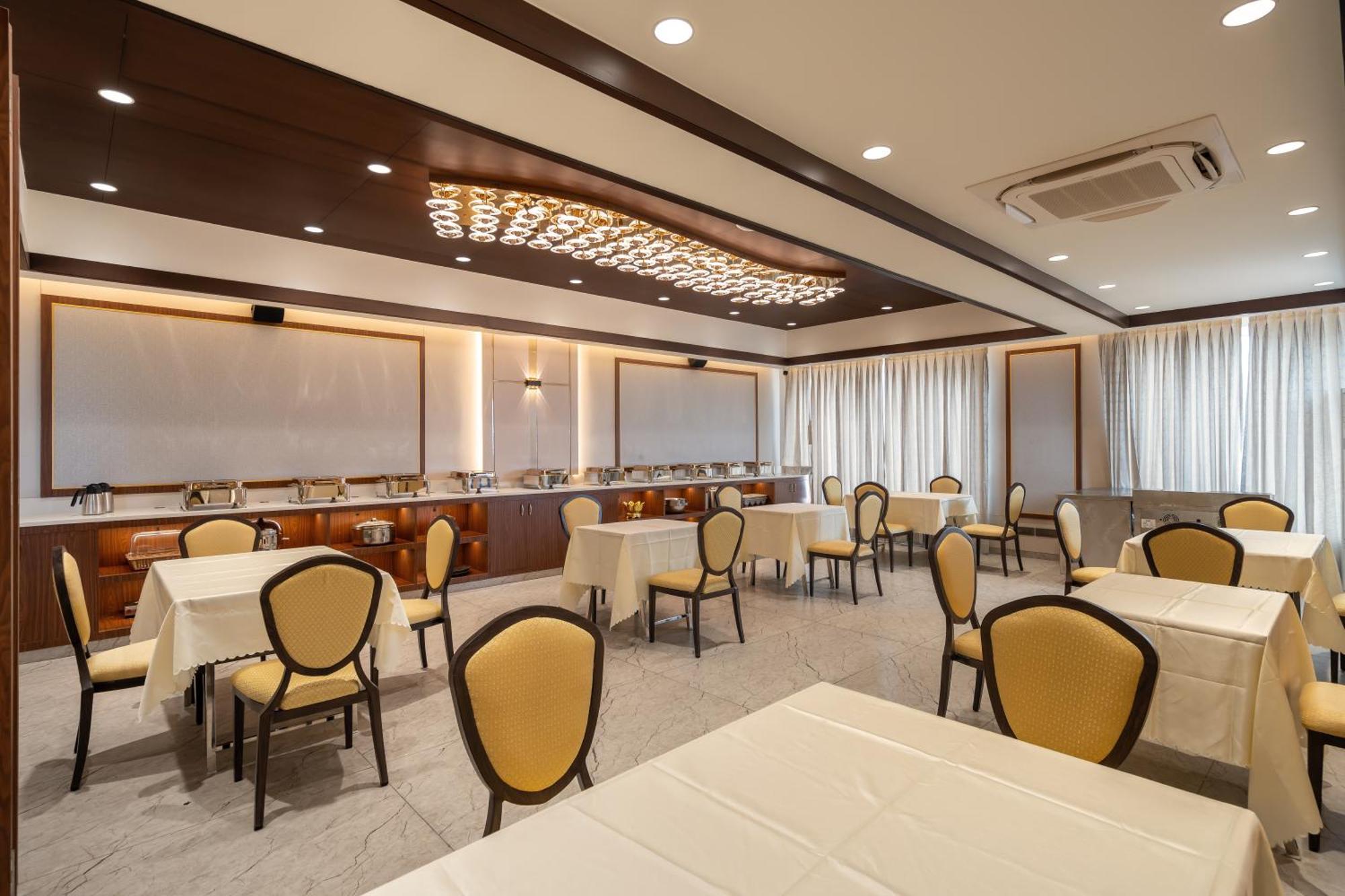 Copper Leaf Hotels, Tirunelveli Esterno foto